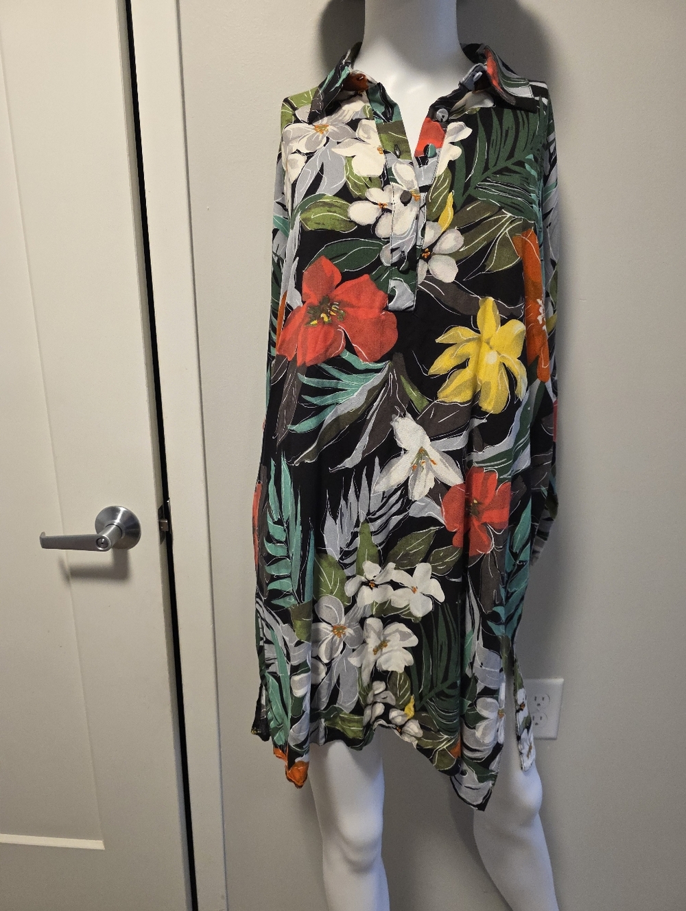 LYSA, Tropical Floral Button-Front Tunic Dress - Black Base, Sz 36 (6 us)
